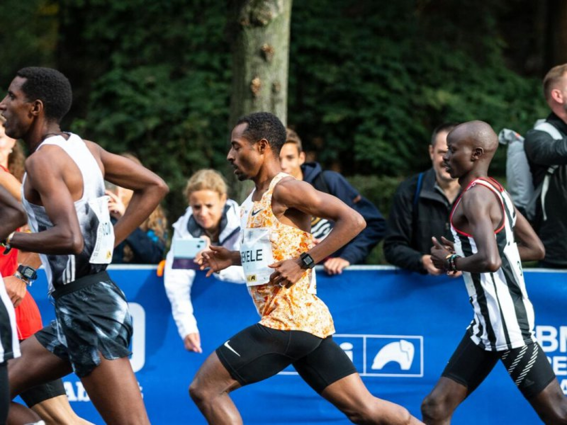 Kenenisa Bekele wins BMW Berlin marathon